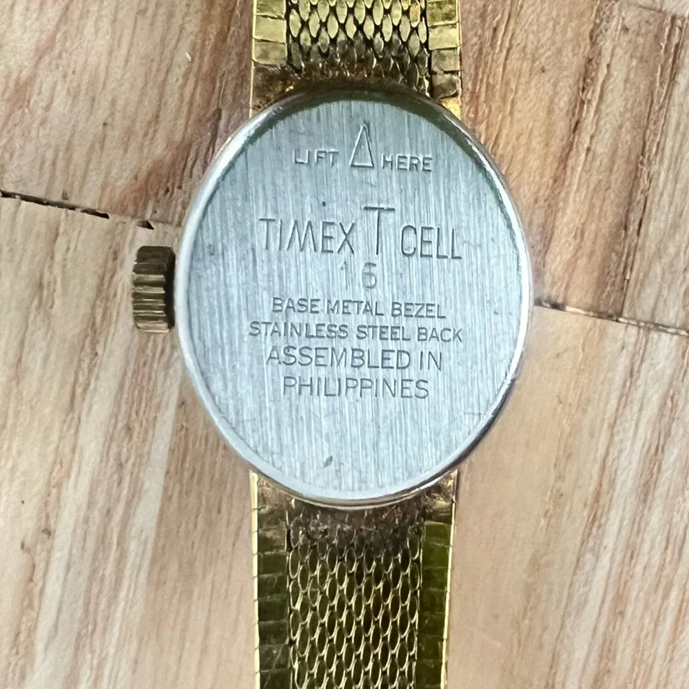 Vintage Timex T cell ladies oval black dial bracelet watch NEW BATTERY